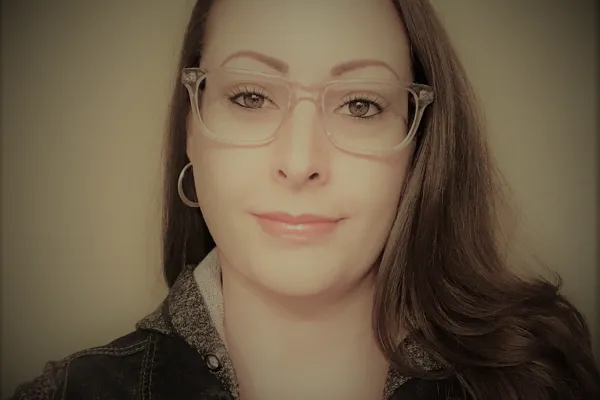 administrative_assistant_photo2.png